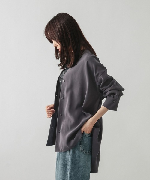 GLOBAL WORK(グローバルワーク)の「フィブリルシャツ長袖/1048955(シャツ/ブラウス・レディース・カーキ/グレー系その他・MEDIUM/LARGE)」の6枚目の写真