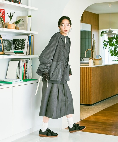 niko and...(ニコアンド)の「フロントプリーツハーフパンツ(その他パンツ・レディース・ブラウン/チャコール・MEDIUM/LARGE)」の3枚目の写真