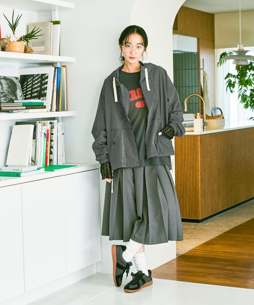 niko and...(ニコアンド)の「フロントプリーツハーフパンツ(その他パンツ・レディース・ブラウン/チャコール・MEDIUM/LARGE)」の4枚目の写真