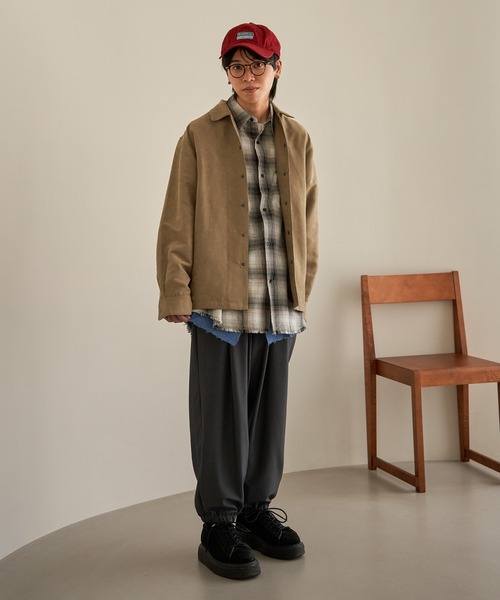 ikka(イッカ)の「フェイクスウェードシャウター【MonoMax × 小泉孝太郎】【親子コーデ】(シャツ/ブラウス・メンズ・グレー/ベージュ/ネイビー/グレー系その他・XL/L/M/S)」の7枚目の写真