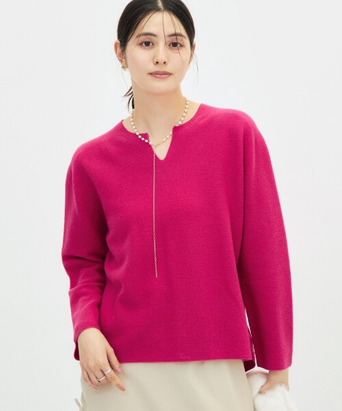 NOLLEY’S(ノーリーズ)の「ウォッシャブルカールカールキーネックプルオーバー(ニット/セーター・レディース・ピンク/オフホワイト/ネイビー/ロイヤルブルー・FREE)」の4枚目の写真
