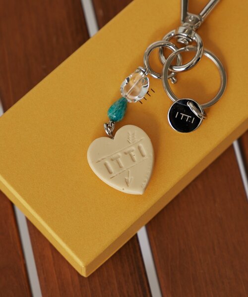 ITTI(イッチ)の「【ITTI / イッチ】Art by masasculp LUCKY CHARM II / HEART FEVE(キーホルダー・メンズ・ホワイト・FREE)」の7枚目の写真