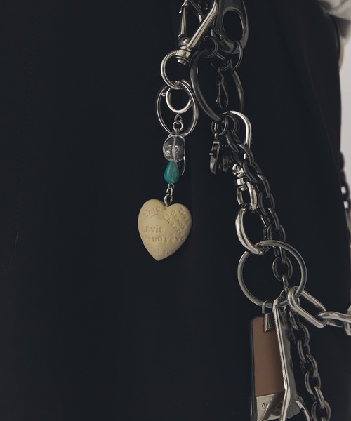 ITTI(イッチ)の「【ITTI / イッチ】Art by masasculp LUCKY CHARM II / HEART FEVE(キーホルダー・メンズ・ホワイト・FREE)」の5枚目の写真