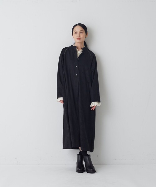 conges payes ADIEU TRISTESSE(コンジェ ペイエ アデュートリステス)の「ラインドットフロッキープリントワンピース(ワンピース・レディース・ブラック/チャコールグレー・38)」の5枚目の写真