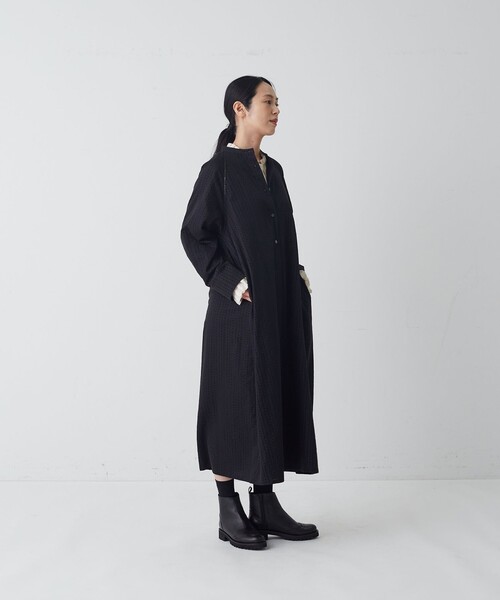 conges payes ADIEU TRISTESSE(コンジェ ペイエ アデュートリステス)の「ラインドットフロッキープリントワンピース(ワンピース・レディース・ブラック/チャコールグレー・38)」の6枚目の写真