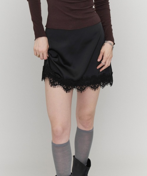 Rohwel(ローウェル)の「Satin Lace Mini Skirt / サテンレースミニスカート(スカート・レディース・その他1/ブラウン/ブラック・FREE)」の2枚目の写真