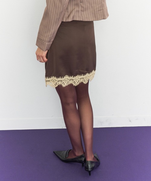 Rohwel(ローウェル)の「Satin Lace Mini Skirt / サテンレースミニスカート(スカート・レディース・その他1/ブラウン/ブラック・FREE)」の7枚目の写真