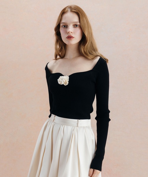 EIMY ISTOIRE(エイミーイストワール)の「ROSE RIB KNIT TOPS(ニット/セーター・レディース・ブラック/チャコールグレー/レッド/アイボリー・FREE)」の6枚目の写真