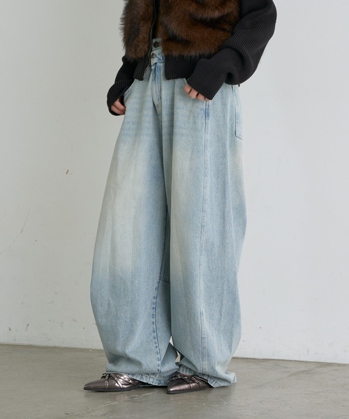 RAY CASSIN(レイカズン)の「【S / Mサイズ展開】ダブルウエストバレルデニムパンツ(デニムパンツ・レディース・ネイビー/ブルー/ブラウン・S/M)」の6枚目の写真