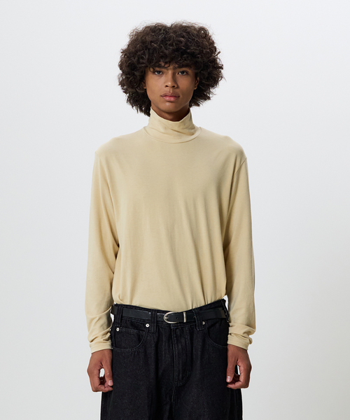 NOUN(ノウン)の「Mellow タートルネックTシャツ(イエロー)(Tシャツ/カットソー・メンズ・ライトイエロー・LARGE/MEDIUM)」の1枚目の写真