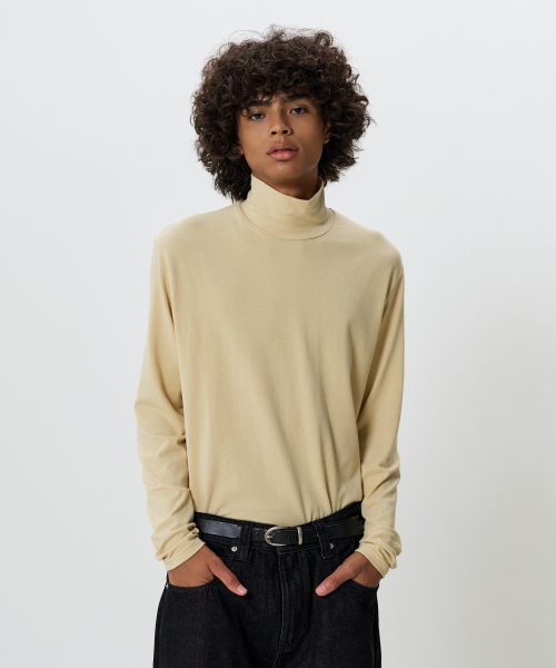 NOUN(ノウン)の「Mellow タートルネックTシャツ(イエロー)(Tシャツ/カットソー・メンズ・ライトイエロー・LARGE/MEDIUM)」の2枚目の写真