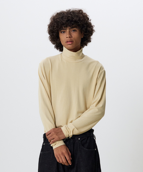 NOUN(ノウン)の「Mellow タートルネックTシャツ(イエロー)(Tシャツ/カットソー・メンズ・ライトイエロー・LARGE/MEDIUM)」の3枚目の写真