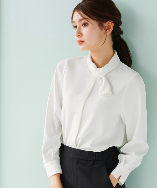 WHITE JOOLA（ホワイトジョーラ）の「【 通勤・セレモニー 】 アシメカラーボウタイブラウス（シャツ/ブラウス・レディース・サックスブルー/ホワイト/ベージュ・S/L/M）」の6枚目の写真