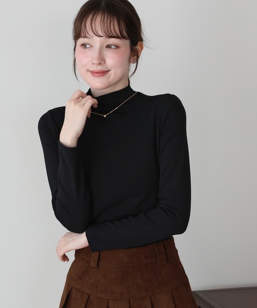 BLUEEAST(ブルーイースト)の「裏起毛モックネックロングTシャツ(Tシャツ/カットソー・レディース・ホワイト/ブラウン/ブラック・MEDIUM)」の2枚目の写真