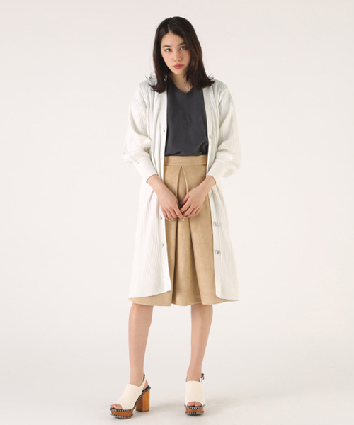 MOUSSY（マウジー）の「VOLUME SLEEVE RIB CARDIGAN（カーディガン/ボレロ・レディース・ベージュ/ネイビー/オフホワイト・FREE）」の2枚目の写真