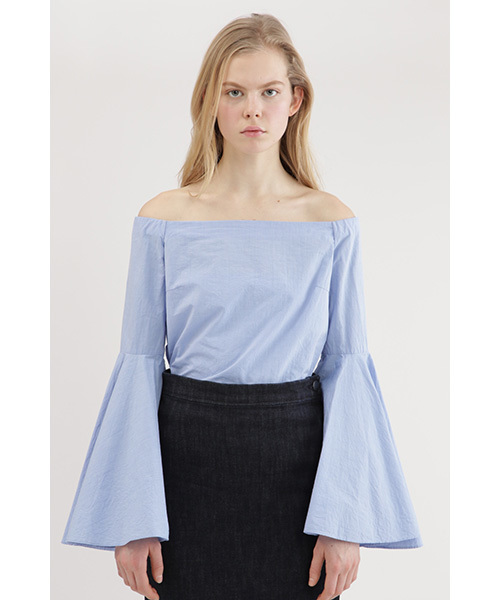 JILL STUART（ジルスチュアート）の「アンヌオフショルブラウス（シャツ/ブラウス・レディース・ブルー/ブラック/ホワイト・SMALL/MEDIUM）」の3枚目の写真