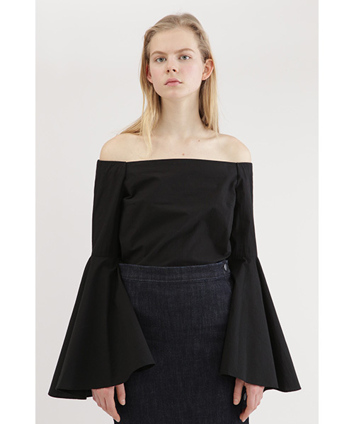 JILL STUART（ジルスチュアート）の「アンヌオフショルブラウス（シャツ/ブラウス・レディース・ブルー/ブラック/ホワイト・SMALL/MEDIUM）」の2枚目の写真