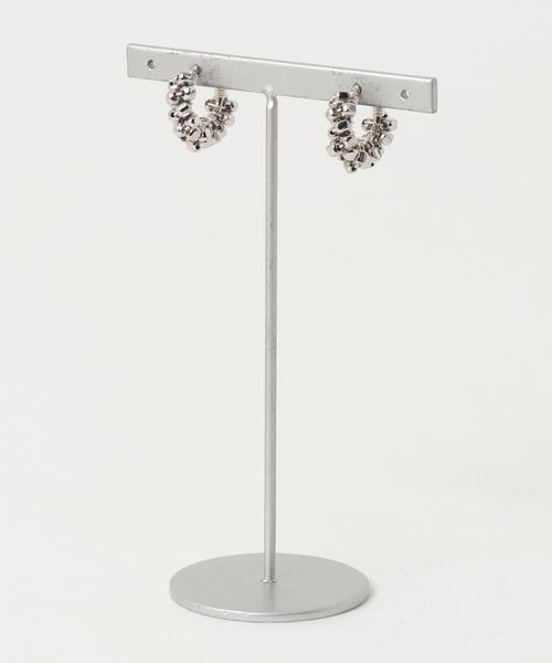 TONE SELECT GOODS(トーンセレクトグッズ)の「【marinaJEWELRY】pti SILVER square metal*wrapped hoop earring(イヤリング・レディース・シルバー・SMALL)」の4枚目の写真