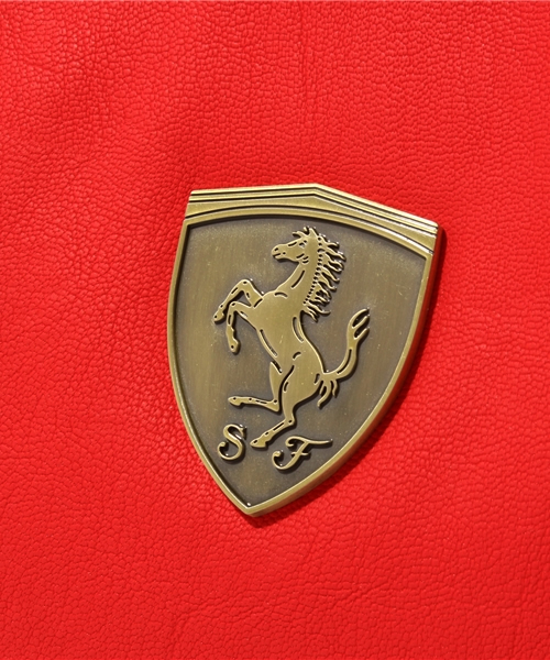 PUMA(プーマ)の「ウィークエンダー - フェラーリ(ボストンバッグ・メンズ・ブラック/レッド/ホワイト/ブラウン・フリー)」の9枚目の写真