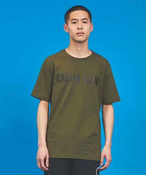 カルバン・クライン   Premium パフォーマンス Crew Neck Tシャツ (スタンダード and Plus) レディ ウィメンズ | アパレル | カルバン クライン 公式オンライン