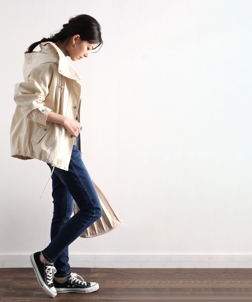 classicalelf（クラシカルエルフ）の「チノツイルマウンテンパーカー　フード付きミドル丈コットン無地ミリタリージャケット(ブルゾン)（マウンテンパーカー・レディース・ブラック/ベージュ/カーキ/カーキブラウン/サンドベージュ/ブラウン/ナチュラル・MEDIUM/LARGE/X-LARGE）」の19枚目の写真