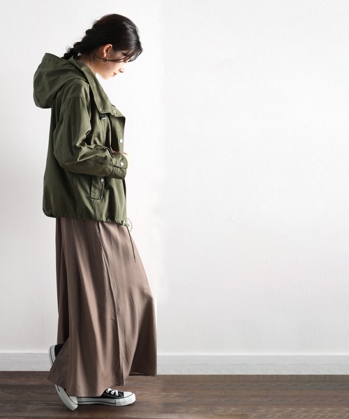 classicalelf（クラシカルエルフ）の「チノツイルマウンテンパーカー　フード付きミドル丈コットン無地ミリタリージャケット(ブルゾン)（マウンテンパーカー・レディース・ブラック/ベージュ/カーキ/カーキブラウン/サンドベージュ/ブラウン/ナチュラル・MEDIUM/LARGE/X-LARGE）」の21枚目の写真