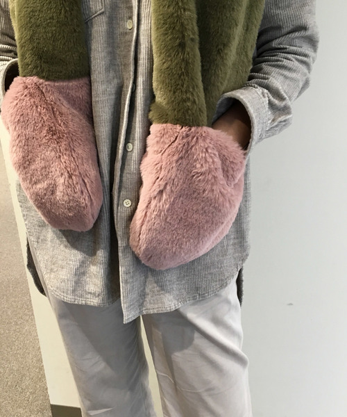 Divinique（ディビニーク）の「BANDITS エコファー マフラー（ストール/ショール・レディース・ベージュ/カーキ・FREE）」の3枚目の写真