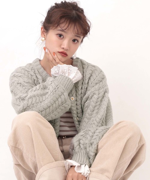 one after another NICE CLAUP（ワンアフターアナザーナイスクラップ）の「ハートケーブル編みカーディガン（カーディガン/ボレロ・レディース・ライトグレー/ベージュ/ピンク/アイボリー/ブルーグレー・FREE）」の18枚目の写真