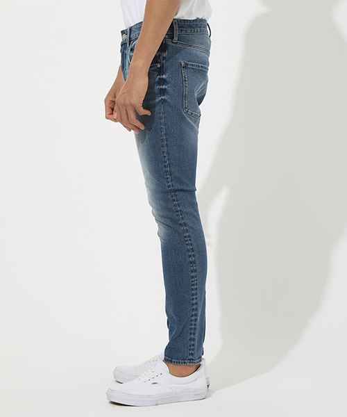 AZUL by moussy（アズールバイマウジー）の「A PERFECT DENIM / Aパーフェクトデニム（デニムパンツ・メンズ・ライトブルー/ブルー・SMALL/LARGE/MEDIUM）」の5枚目の写真