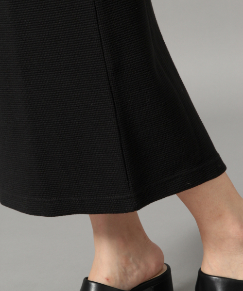 LOWRYS FARM(ローリーズファーム)の「ワッフルカットタイトスカート 833082(スカート・レディース・アイボリー/ブラック/チャコールグレー/ベージュ/パープル・LARGE/MEDIUM)」の6枚目の写真