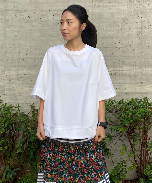 AVIE（アビィ）の「ミニ裏毛ラグランスリーブトツプス（Tシャツ/カットソー・レディース・オフホワイト/レンガ/ブラック・38）」の2枚目の写真