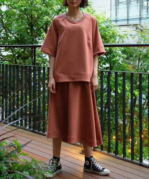 AVIE（アビィ）の「ミニ裏毛ラグランスリーブトツプス（Tシャツ/カットソー・レディース・オフホワイト/レンガ/ブラック・38）」の15枚目の写真