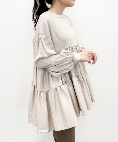 EPIMI E'PIMMY（エピミエピミー）の「3wayティアードチュニックブラウス（シャツ/ブラウス・レディース・ベージュ/ブラック/オフホワイト/グレー系その他・MEDIUM）」の4枚目の写真