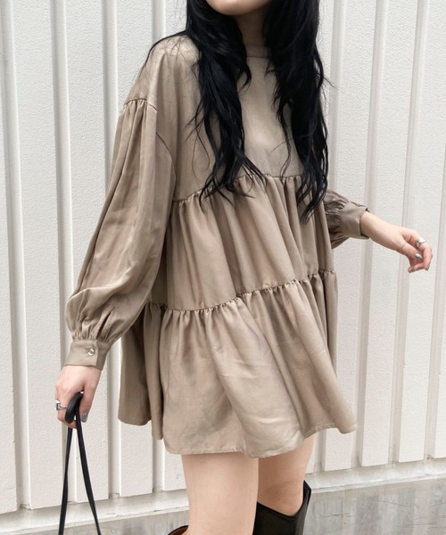 EPIMI E'PIMMY（エピミエピミー）の「3wayティアードチュニックブラウス（シャツ/ブラウス・レディース・ベージュ/ブラック/オフホワイト/グレー系その他・MEDIUM）」の3枚目の写真