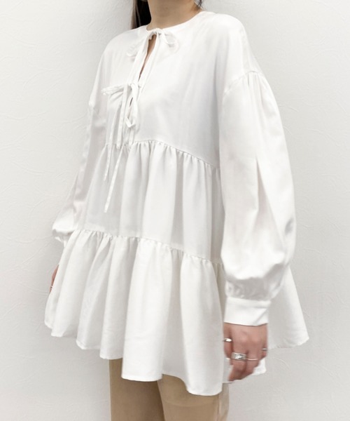 EPIMI E'PIMMY（エピミエピミー）の「3wayティアードチュニックブラウス（シャツ/ブラウス・レディース・ベージュ/ブラック/オフホワイト/グレー系その他・MEDIUM）」の2枚目の写真