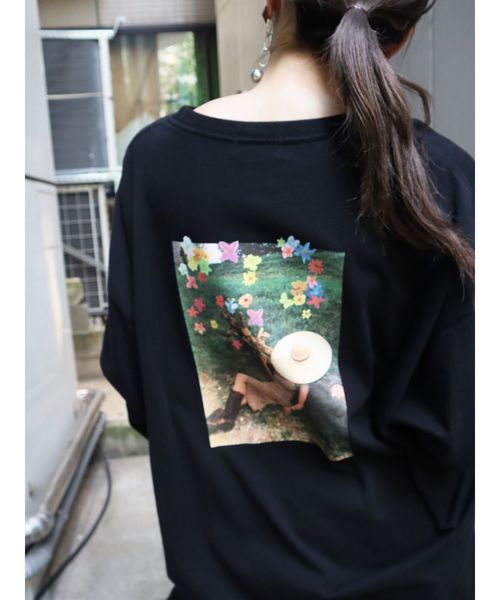 EMODA(エモダ)の「【EMODA×HARUMI】グラフィカルロングトップ(Tシャツ/カットソー・レディース・ホワイト/グレー/ブラック・FREE)」の4枚目の写真