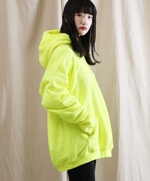 GILDAN(ギルダン)の「GILDAN / ギルダン USAオーバーサイズ ロングスリーブ プルオーバー パーカー / 裏起毛(パーカー・メンズ・ホワイト/ブラック/ダークグリーン/パープル/ネイビー/レッド/ピンク/イエロー/オレンジ/インディゴブルー/サンドベージュ/ヘザーグレー/杢グレー/グリーン系その他/ブルー系その他/マルーン/ロイヤルブルー/チャコール/グリーン系その他2・SMALL/MEDIUM/LARGE/X-LARGE)」の8枚目の写真