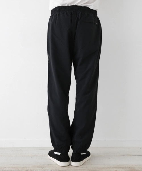 NIKE SB（ナイキエスビー）の「NIKE SB　Graphic Skate Track Pants（その他パンツ・メンズ・ブラック/ベージュ系その他・MEDIUM/LARGE）」の6枚目の写真