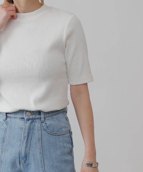 COLONY 2139(コロニートゥーワンスリーナイン)の「ギザコットンリブ5分袖Tシャツ(Tシャツ/カットソー・レディース・ブラック/ブルー/オフホワイト・SMALL/MEDIUM/LARGE)」の4枚目の写真