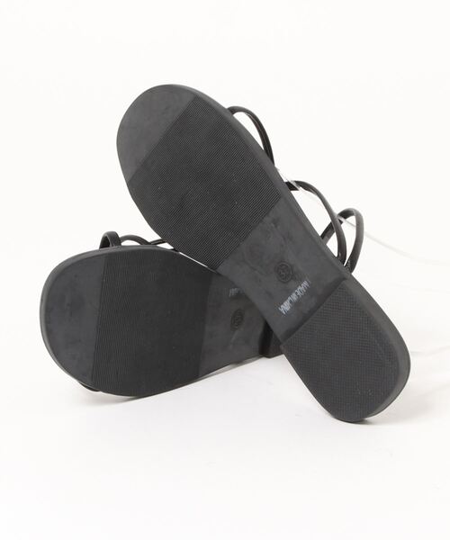 BLUEEAST(ブルーイースト)の「ふかふか2WAYストラップフラットサンダル(サンダル・レディース・オフホワイト/ブラック・MEDIUM/LARGE)」の5枚目の写真