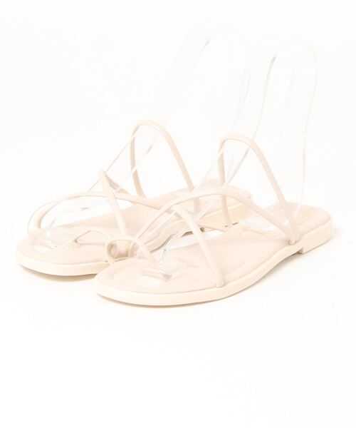 BLUEEAST(ブルーイースト)の「ふかふか2WAYストラップフラットサンダル(サンダル・レディース・オフホワイト/ブラック・MEDIUM/LARGE)」の9枚目の写真