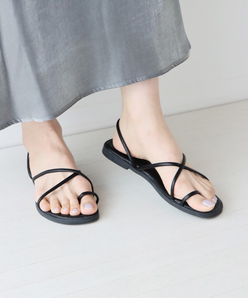 BLUEEAST(ブルーイースト)の「ふかふか2WAYストラップフラットサンダル(サンダル・レディース・オフホワイト/ブラック・MEDIUM/LARGE)」の20枚目の写真