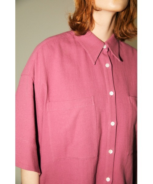 M_(エムアンダーバー)の「【M_】OVERSIZE HALF SLEEVE シャツ(シャツ/ブラウス・レディース・ブラック/アイボリー/スモークピンク・FREE)」の17枚目の写真