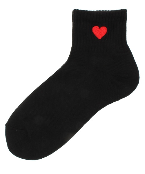 WEGO（ウィゴー）の「WEGO/ハート刺繍パイルソックス（ソックス/靴下・レディース・ホワイト/ブラック/サックスブルー/パープル/ピンク・FREE）」の2枚目の写真