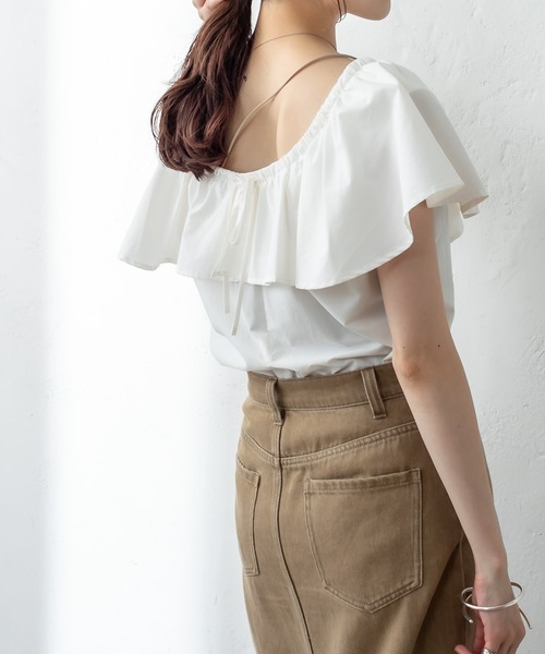 mystic(ミスティック)の「ノースリラッフルブラウス(シャツ/ブラウス・レディース・オフホワイト/ブラック/ブラウン・FREE)」の4枚目の写真