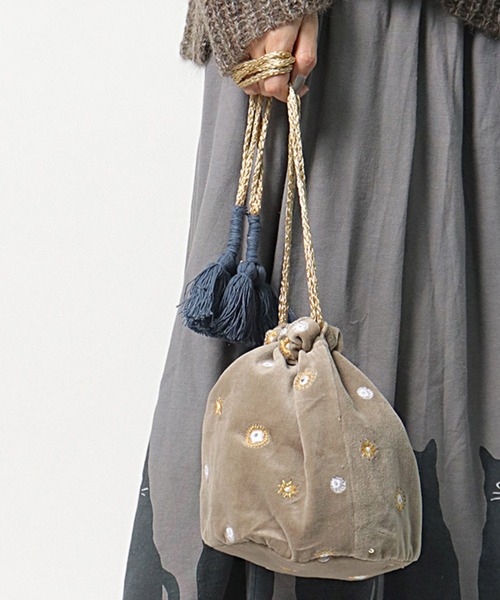 salle de bal（サルデバル）の「【 Craft India by PEAPOD 】 刺繍＆ビーズ バッグ ミラーミラー/リーフネスト 巾着バック FRH（ショルダーバッグ・レディース・ライトグレー/カーキ/イエロー/ダークグレー・FREE）」の13枚目の写真