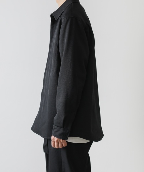 KAZUYUKI KUMAGAI ATTACHMENT（カズユキクマガイアタッチメント）の「PE SERGE FULLY LINED SHIRT JACKET（ブルゾン・メンズ・ブラック/オフホワイト・2/1）」の4枚目の写真