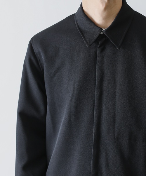 KAZUYUKI KUMAGAI ATTACHMENT（カズユキクマガイアタッチメント）の「PE SERGE FULLY LINED SHIRT JACKET（ブルゾン・メンズ・ブラック/オフホワイト・2/1）」の5枚目の写真