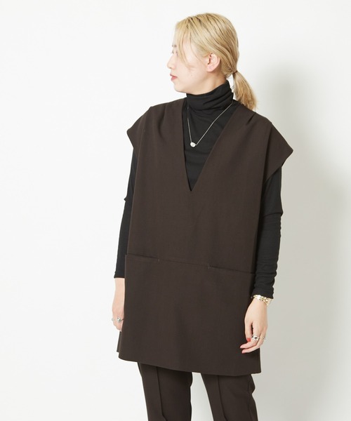 CIAOPANIC（チャオパニック）の「Vネックショルダータックジレ/セットアップ着用可能（ベスト・レディース・ブラウン/ピンク/グリーン・FREE）」の15枚目の写真