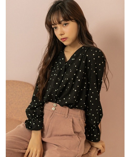 fifth calin（フィフスカラン）の「ハート柄キャンディースリーブブラウス（シャツ/ブラウス・レディース・ホワイト/ブラック・MEDIUM）」の2枚目の写真